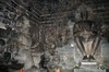 Indonsie - Temple de Borobudur (Java) - Statues du temple de Mendut