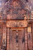 Cambodge - Temple Banteay Srei - Porte fermée avec linteau et fronton sculptés