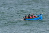 Maroc - Trajet Tamri - Tildi - Pcheurs dans leur barque bleue